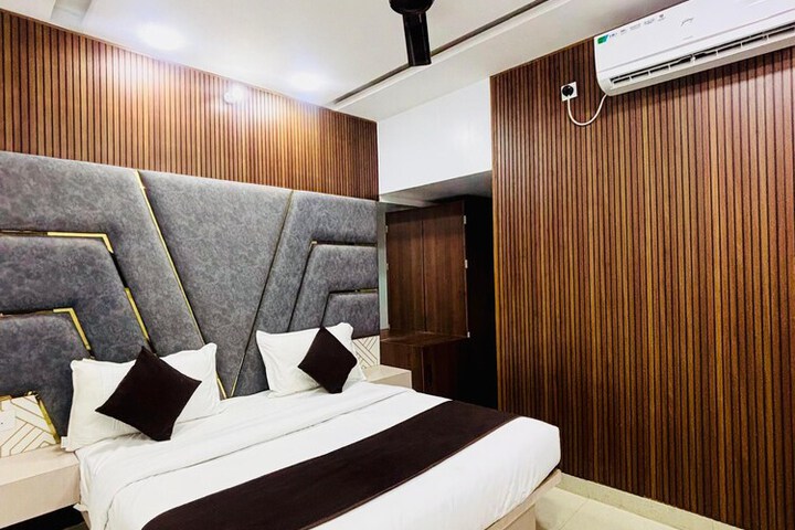 Room 12 of 41