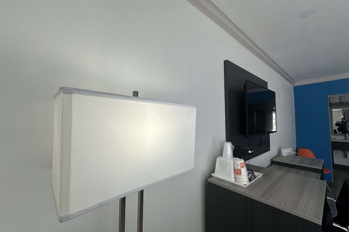 Room 20 of 34