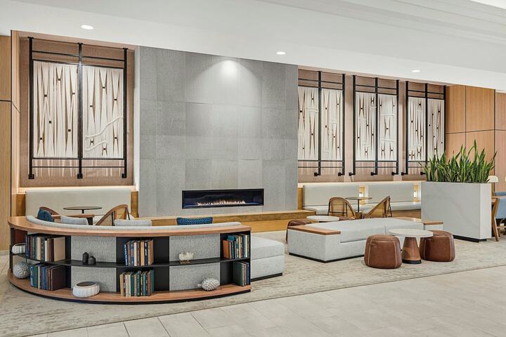 Lobby lounge