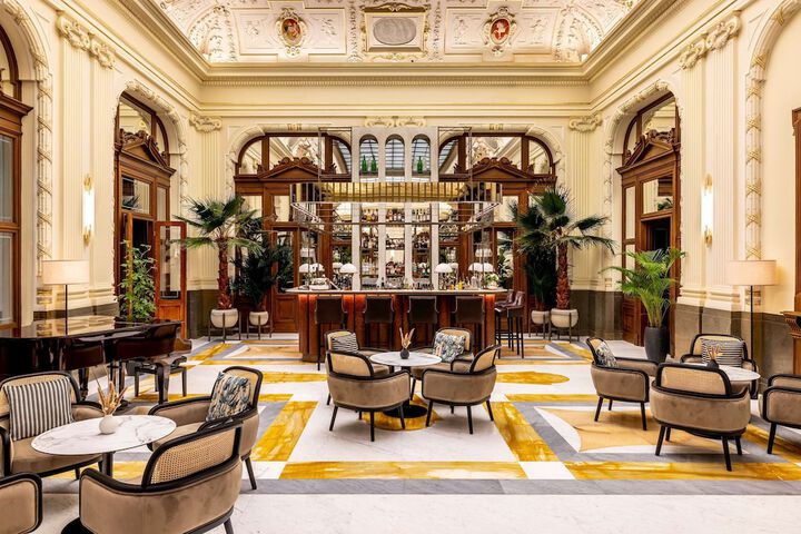Entrance & Lobby