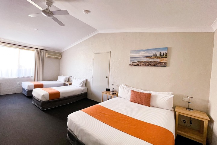 Room 7 of 24