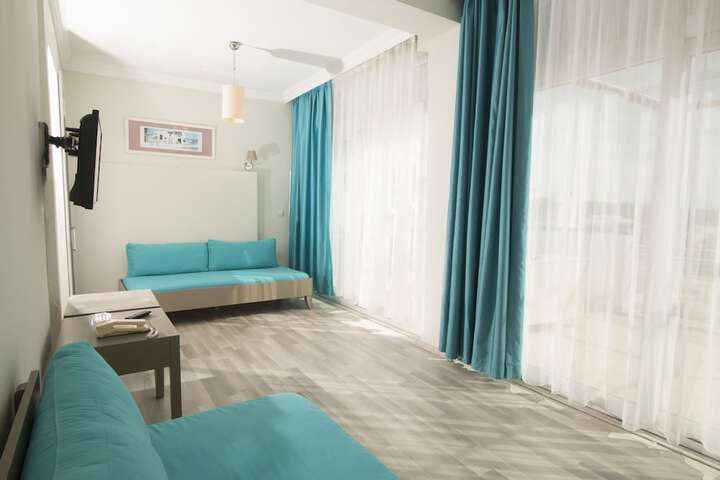 Room 15 of 51