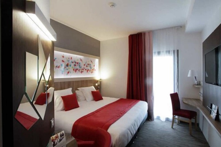 Room 8 of 41