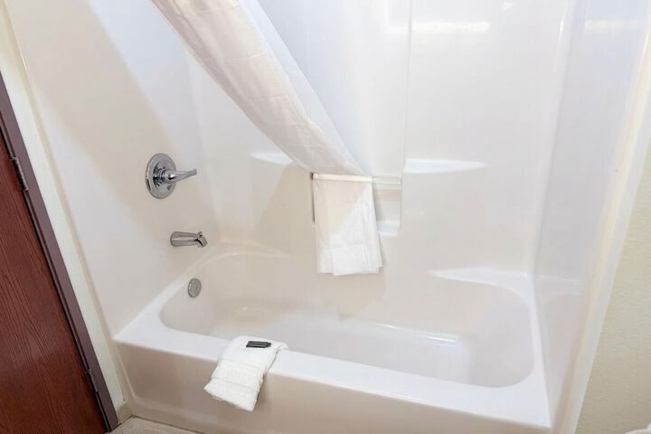 Room 10 of 14