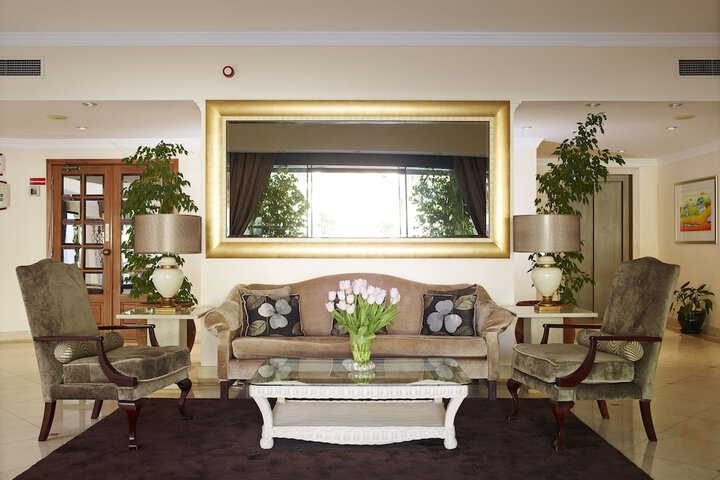 Hotel Interior 4 of 36