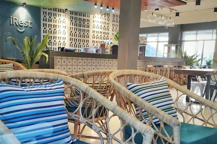 Hotel Lobby