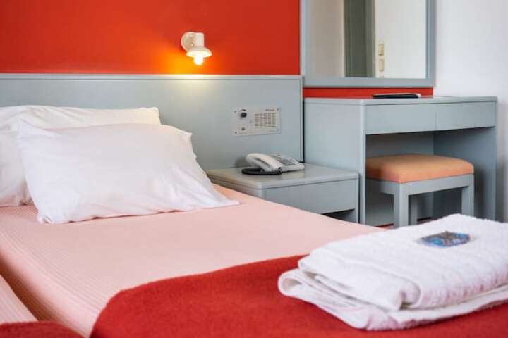 Room 4 of 35