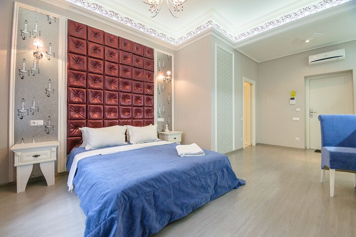 Room 22 of 214