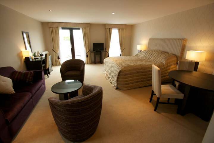 Room 4 of 32