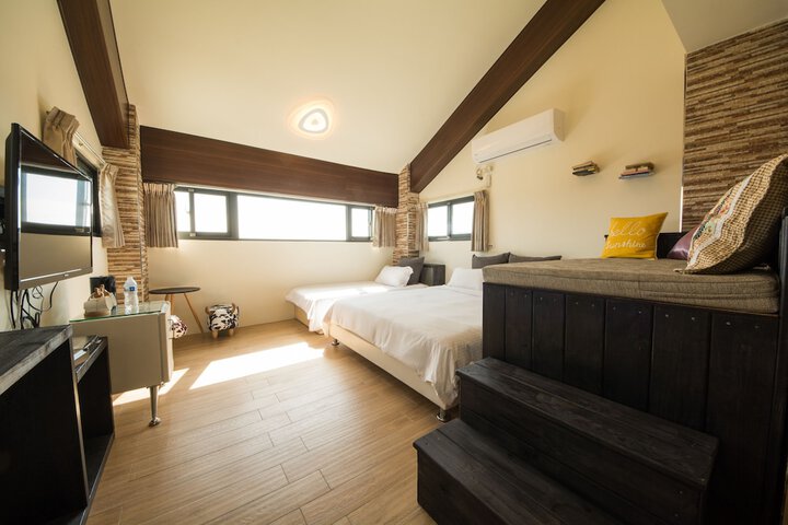 Room 3 of 38