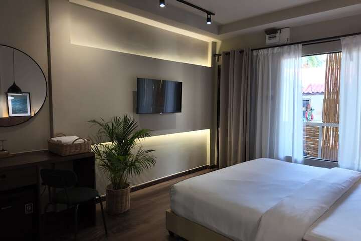 Room 83 of 94