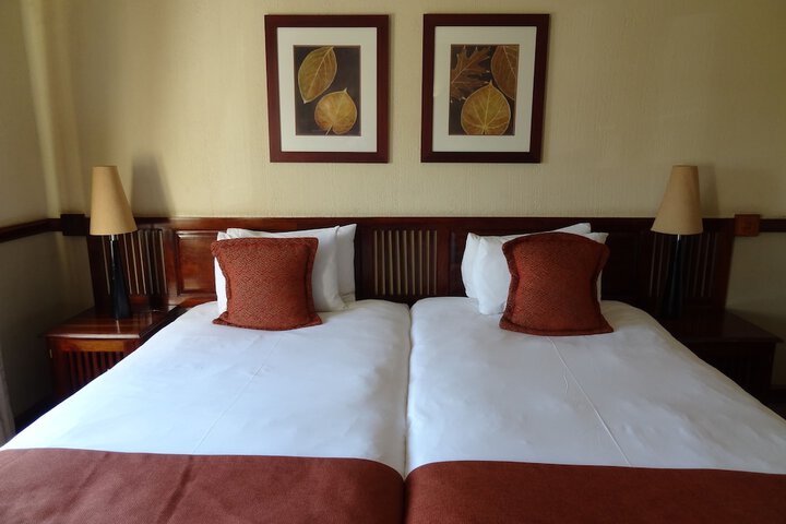 Room 3 of 32