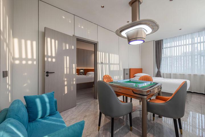 6 1 Business Hotel