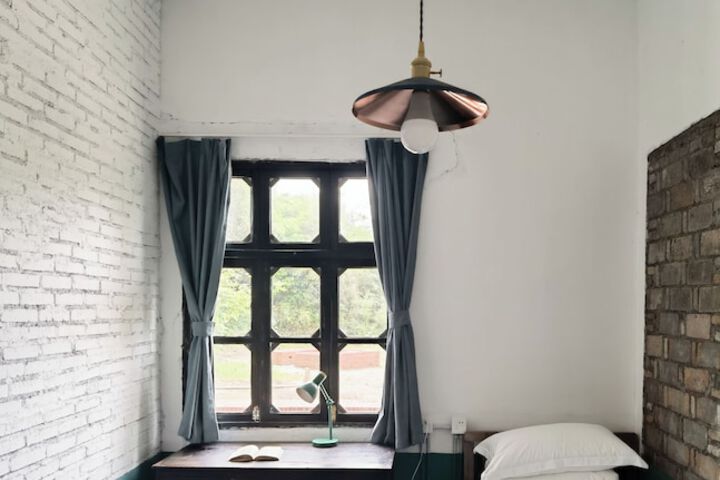 Room 84 of 223