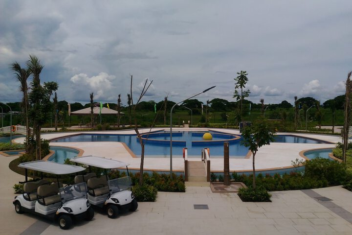 Pool 10 of 34