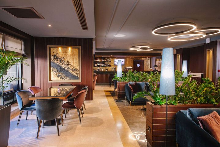Lounge 70 of 80