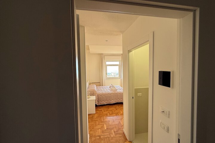 Room 2 of 55