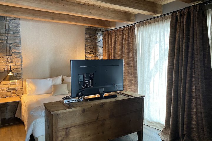 Room 10 of 98