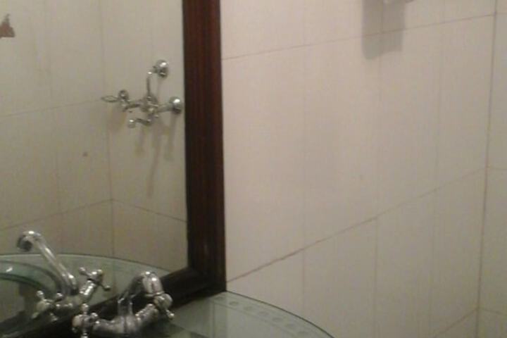 Room 30 of 81
