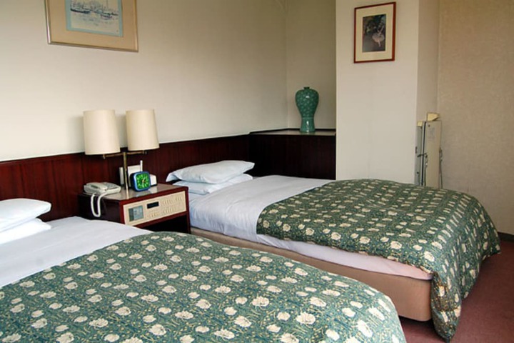 Room 5 of 27