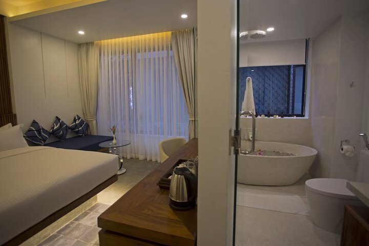 Room 13 of 155