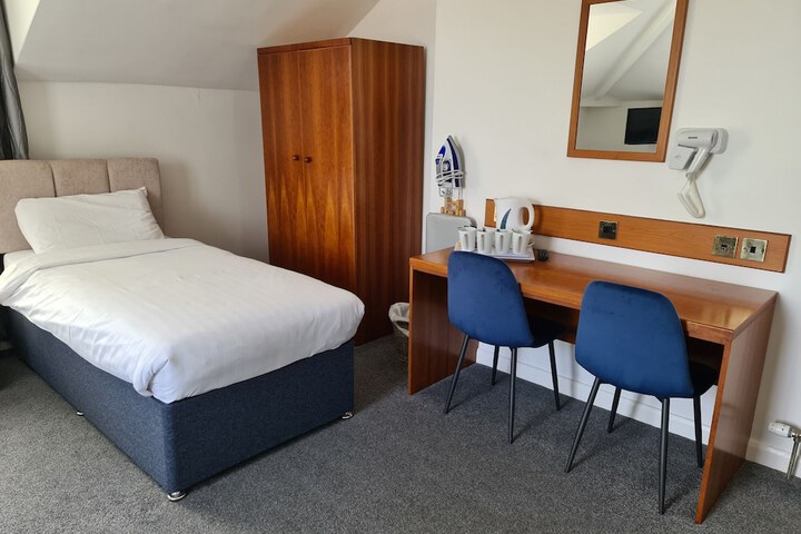 Room 5 of 49