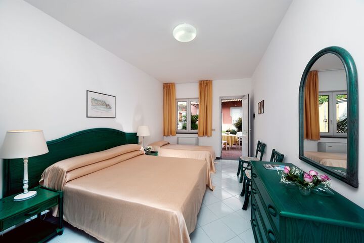 Room 12 of 50