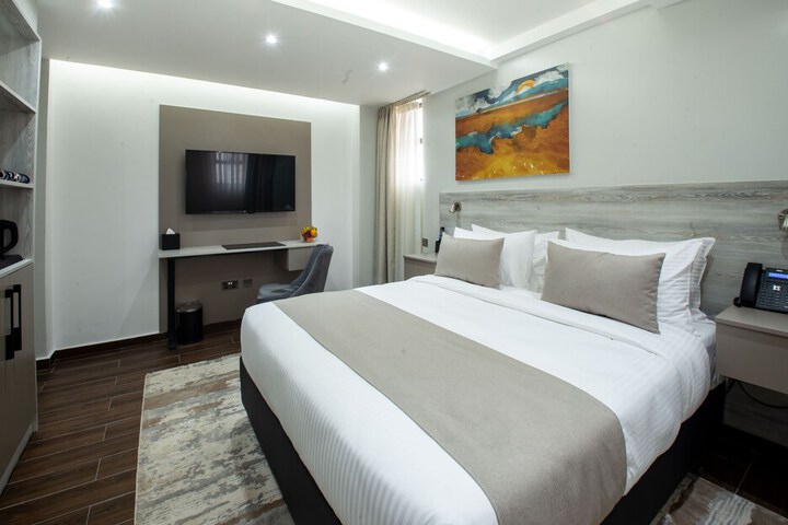 Room 4 of 47