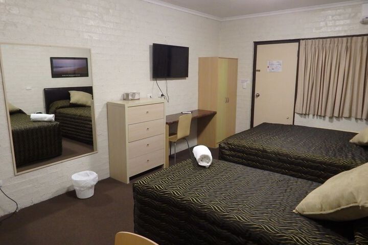 Room 10 of 43