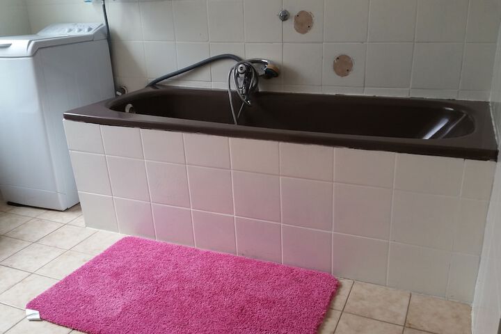 Room 2 of 3