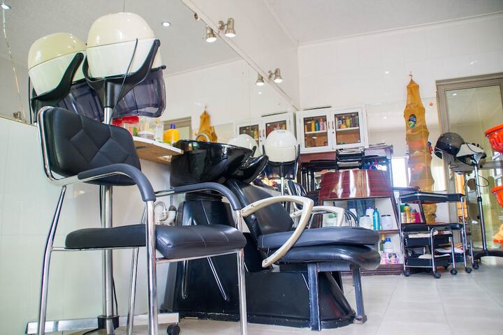 Hair salon