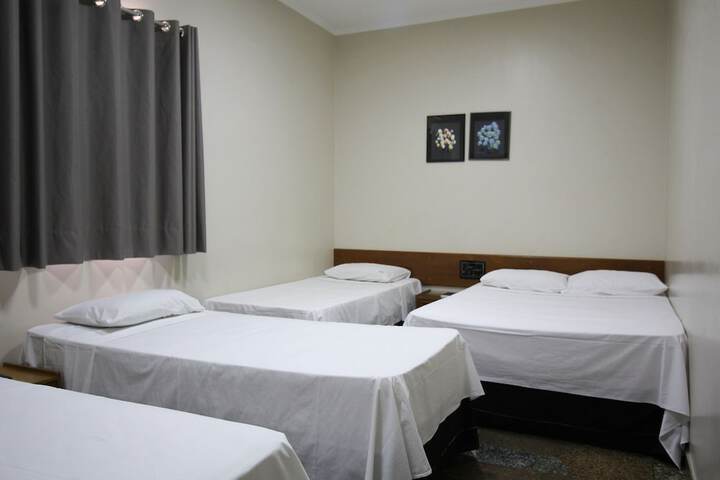 Room 32 of 183