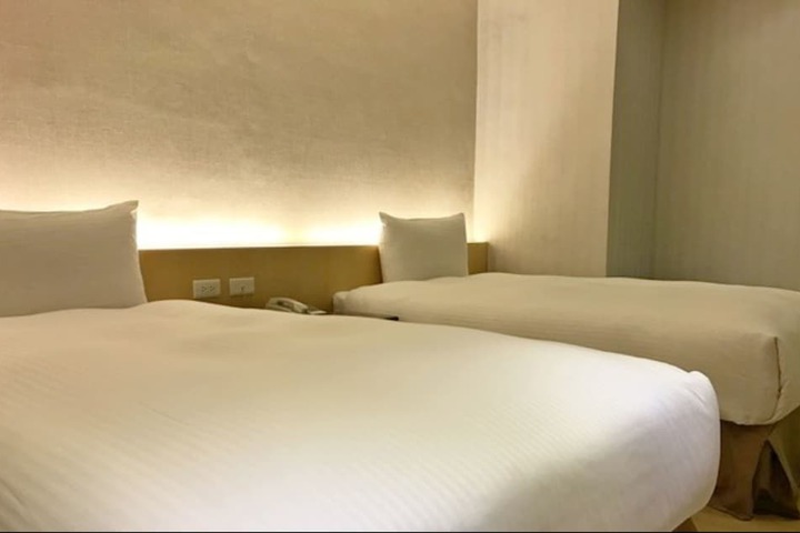 Room 17 of 50