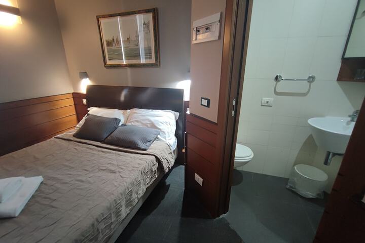 Room 18 of 50