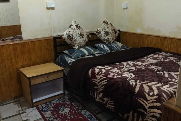 Room 53 of 77