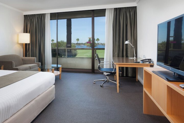 Room 6 of 108