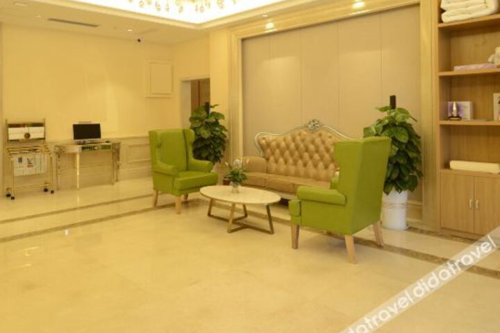 Hotel Interior 15 of 27