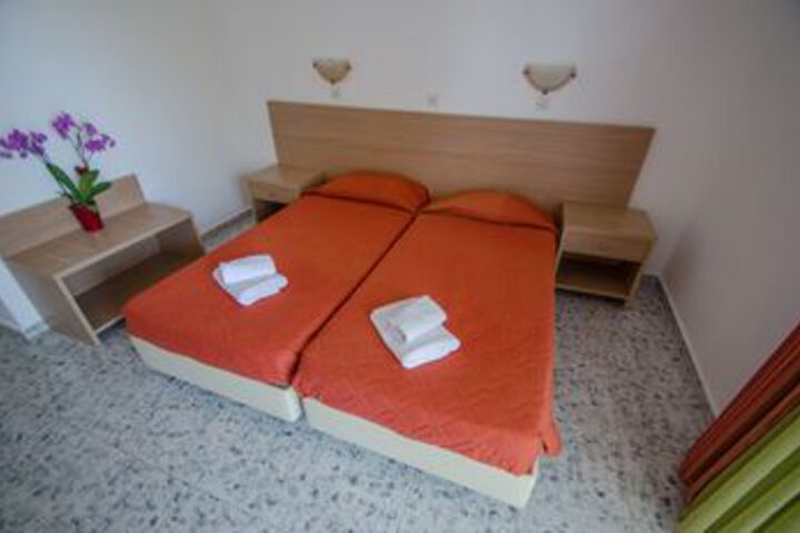 Room 10 of 24