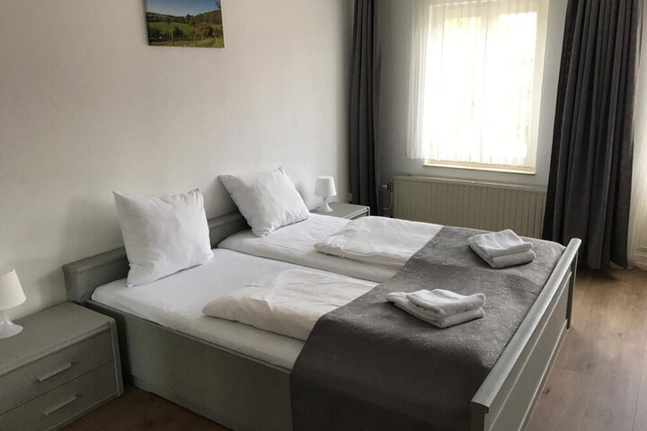 Room 10 of 60