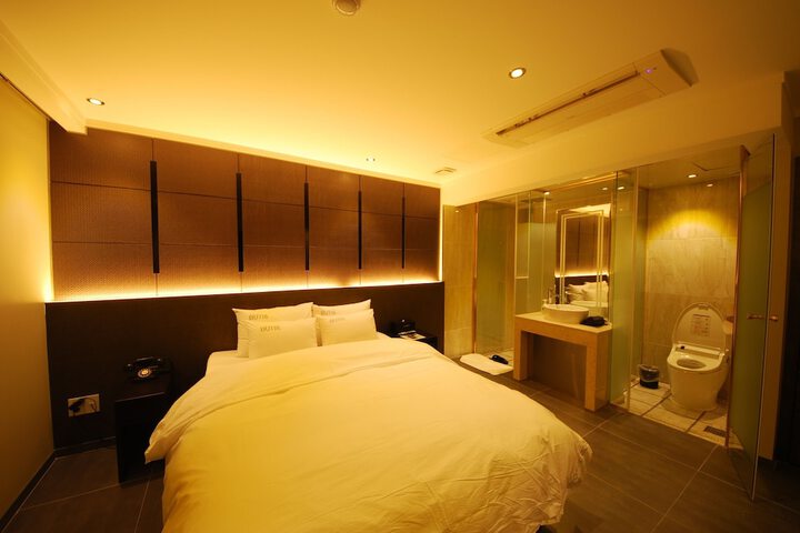 Room 7 of 44