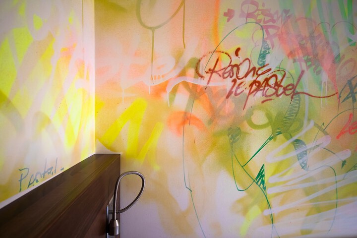 Room 21 of 62