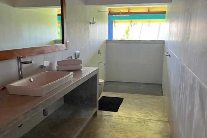 Room 12 of 24