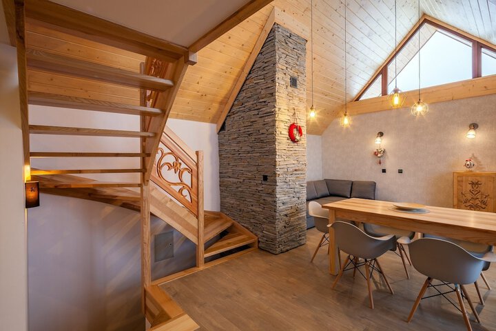 Room 9 of 30