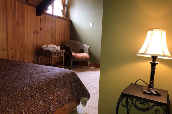 1 Queen Bed (22 of 43)