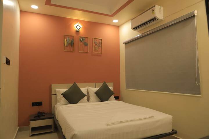 Room 16 of 114