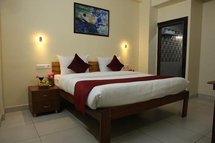 Room 7 of 18