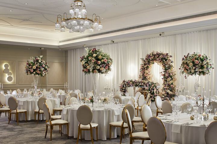 Ballroom/Hall 89 of 105