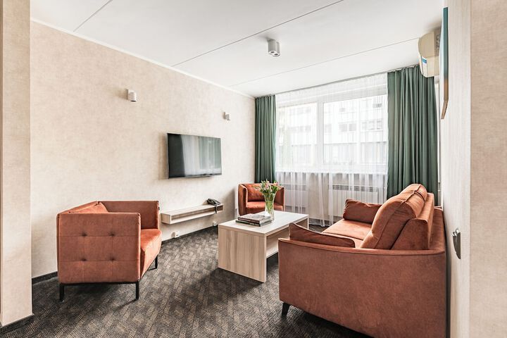 Room 34 of 77