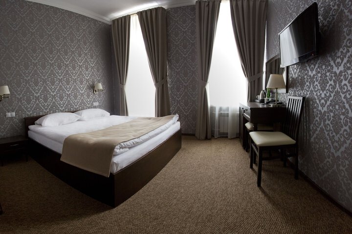 Room 7 of 38