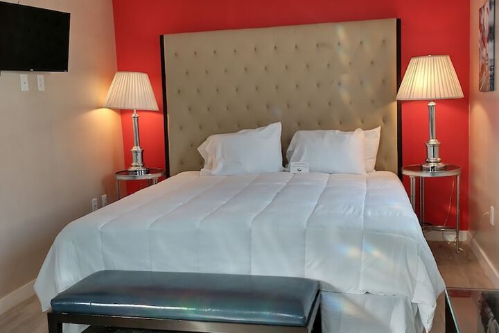 Room 13 of 21
